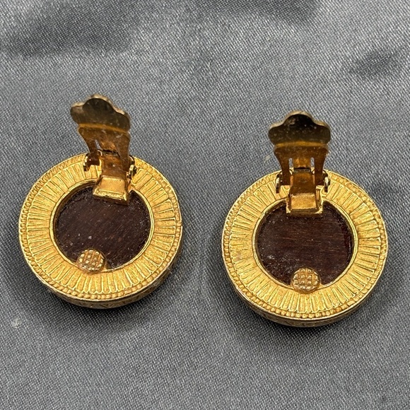 Kenneth Jay Lane Gold and Brown Earrings - Picture 3 of 3